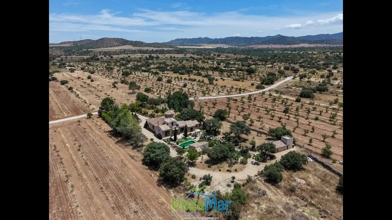 Country homes for sale in Freila