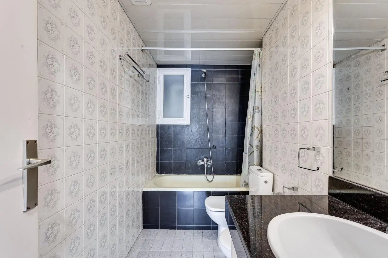 Baño de Piso en venta en Barcelona con Alarma