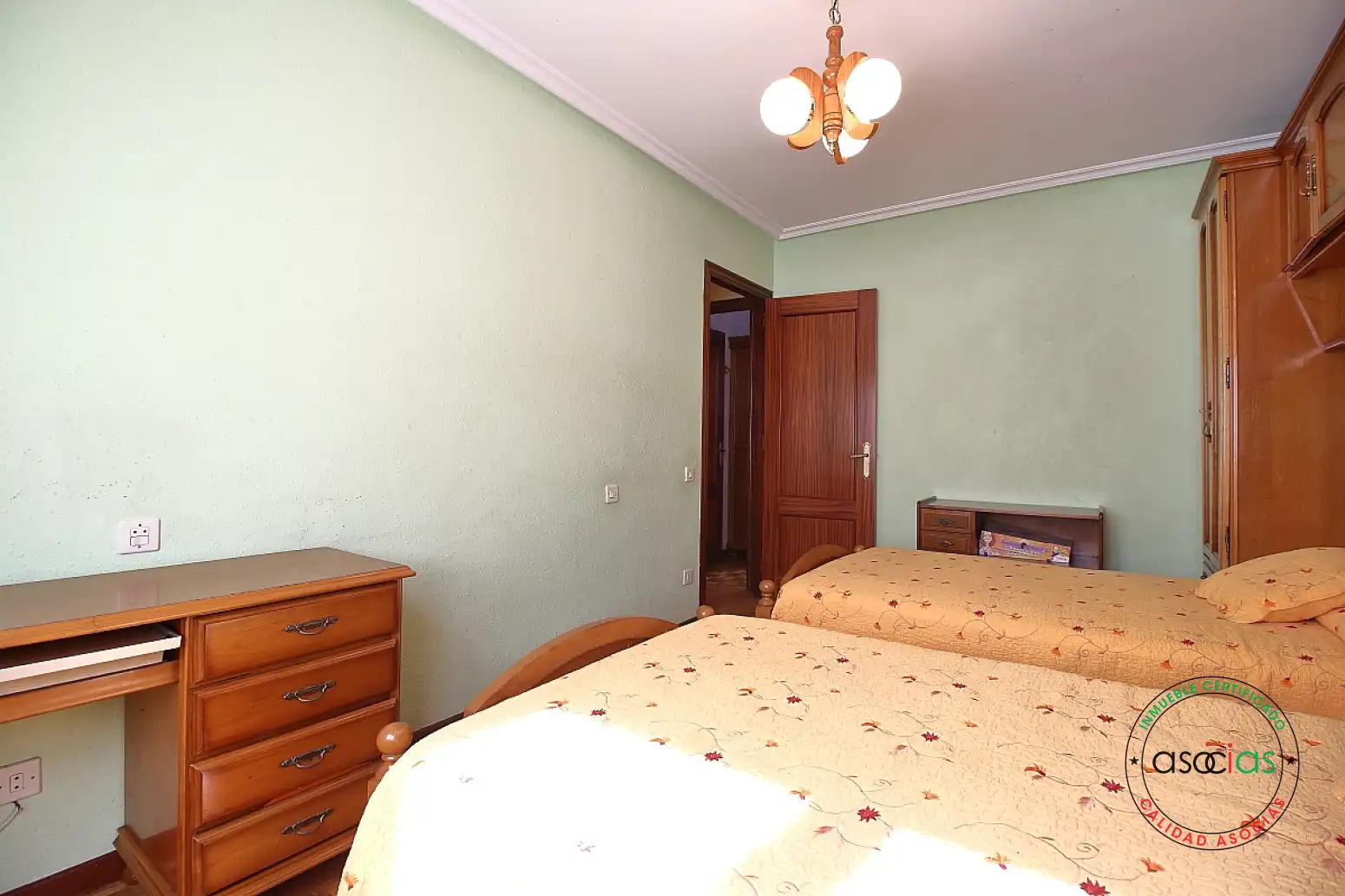 Habitación de Piso en venta en Gijón  con Calefacción, Parquet y Terraza