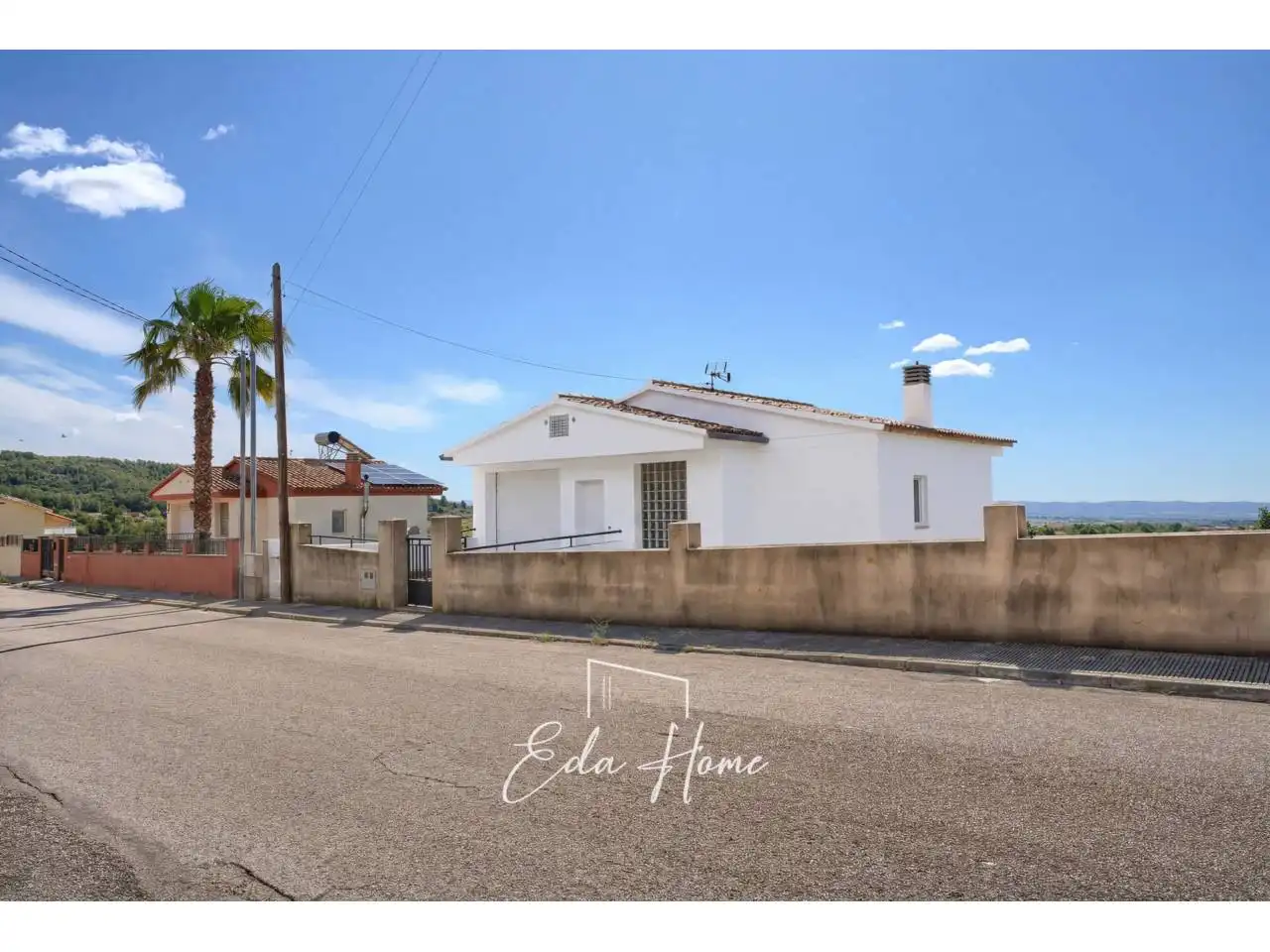 Vista exterior de Casa o chalet en venta en La Bisbal del Penedès con Aire acondicionado, Calefacción y Jardín privado