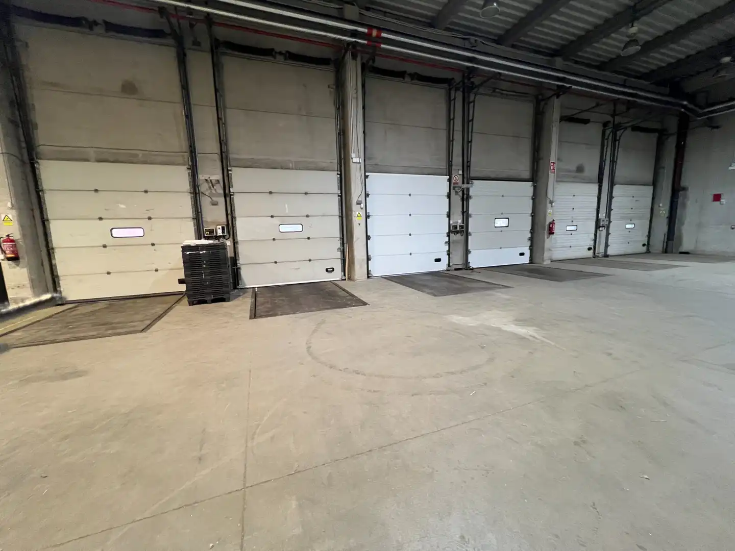 Fabrikhallen zur Miete in Massanes