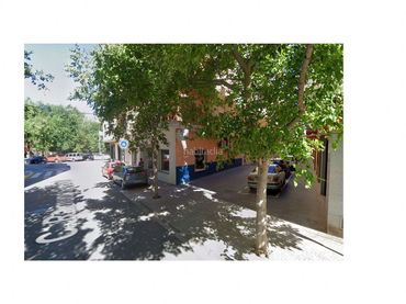 Locale commerciale in affitto a Carrer Raimundo P. Sarrió 8