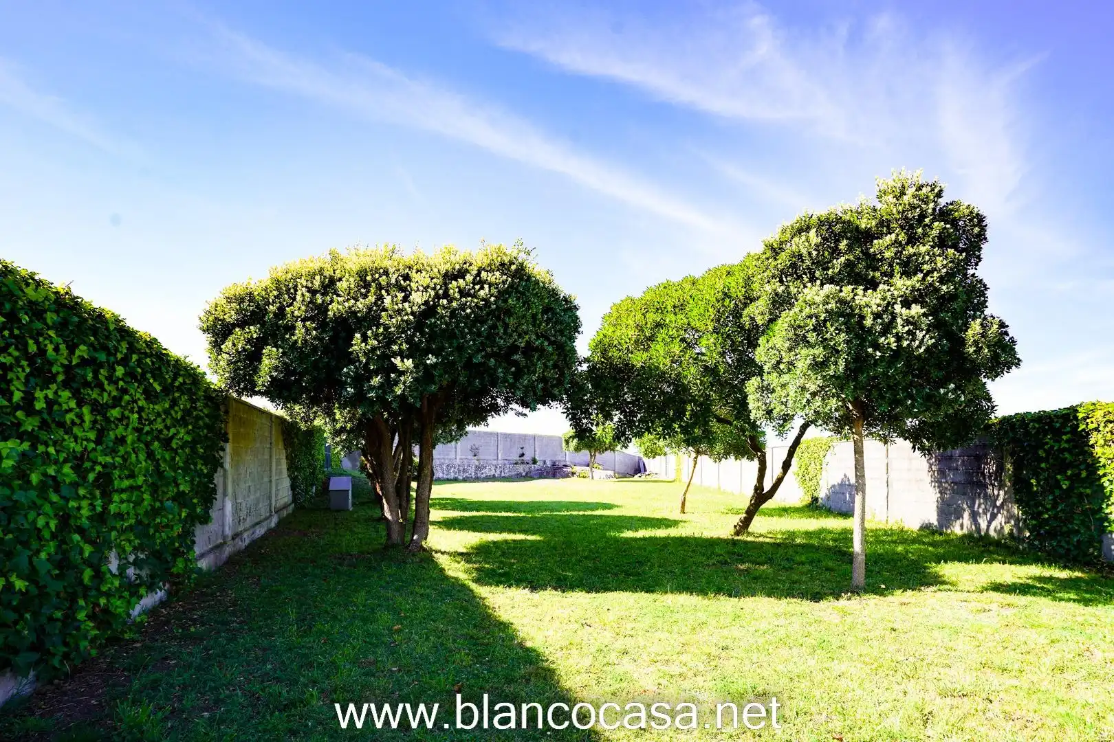 Jardí de Finca rústica en venda en Malpica de Bergantiños amb Jardí privat i Moblat