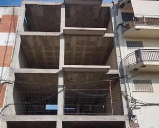 Vista exterior de Edifici en venda en Esparreguera