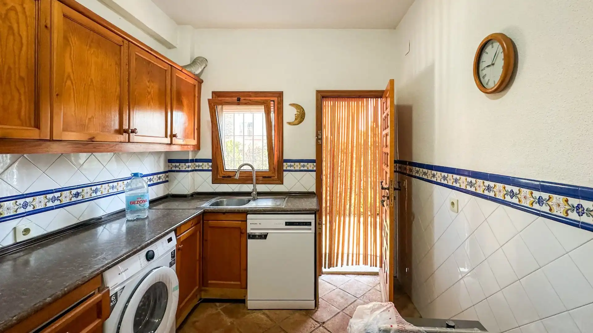 Cuina de Casa o xalet en venda en Orihuela amb Jardí privat, Terrassa i Traster