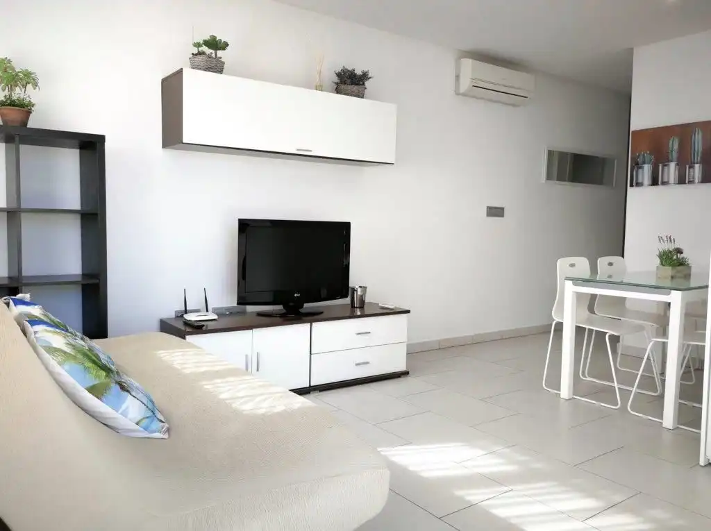 Wohnzimmer von Wohnung zur Miete in Guardamar del Segura mit Klimaanlage, Terrasse und Möbliert