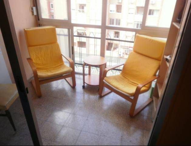 Piso en Alquiler en Calle Campoamor en L'Illa Perduda