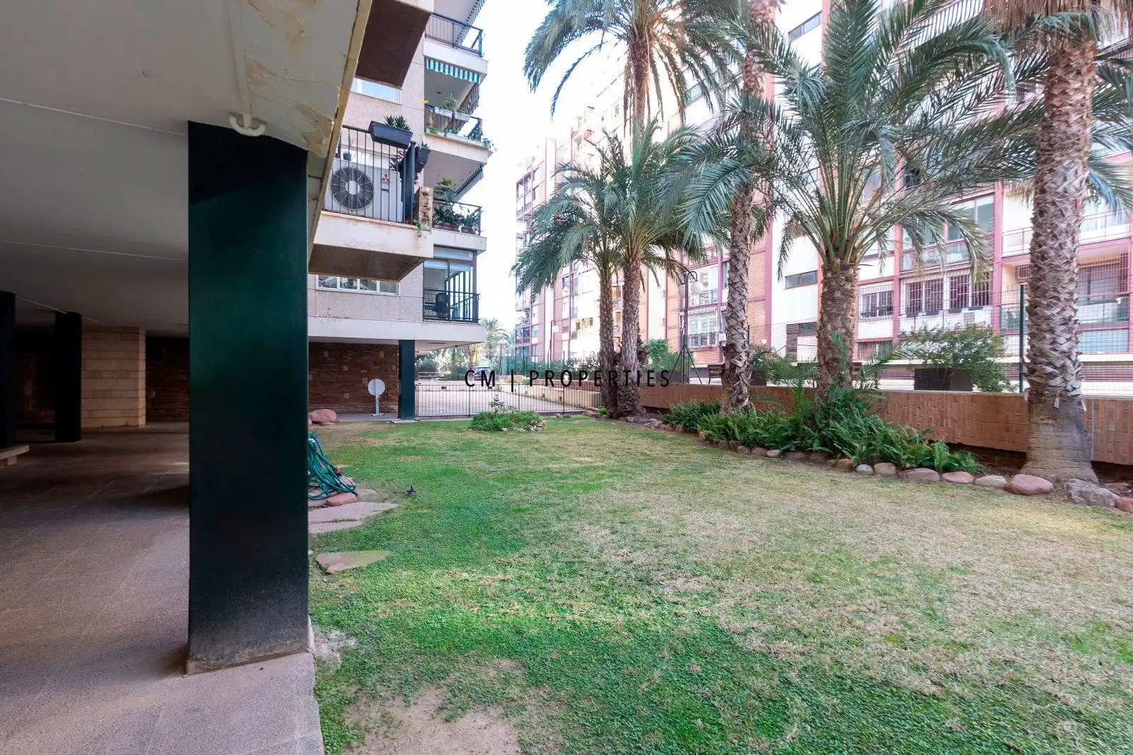 Jardín de Piso en venta en Valencia con Aire acondicionado, Amueblado y Balcón