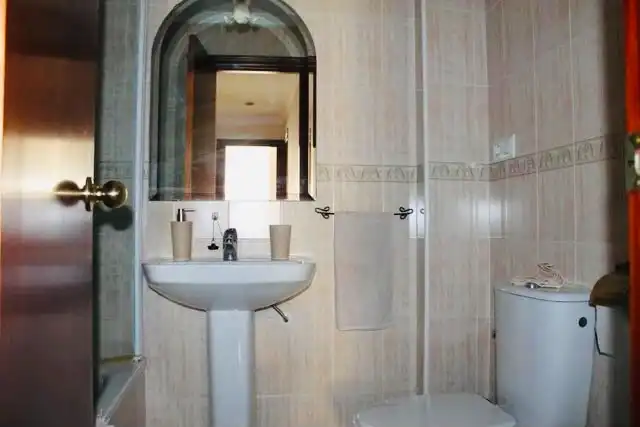 Baño de Piso de alquiler en Sanlúcar de Barrameda con Aire acondicionado, Calefacción y Amueblado