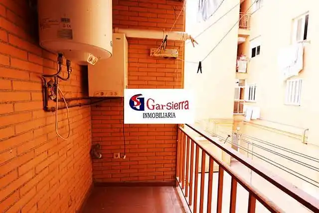Vista exterior de Piso en venta en Valdemoro con Calefacción, Trastero y Piscina comunitaria