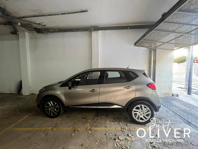 Garaje en Venta en Carrer Ramon Berenguer IV en Port - Horta de Santa María