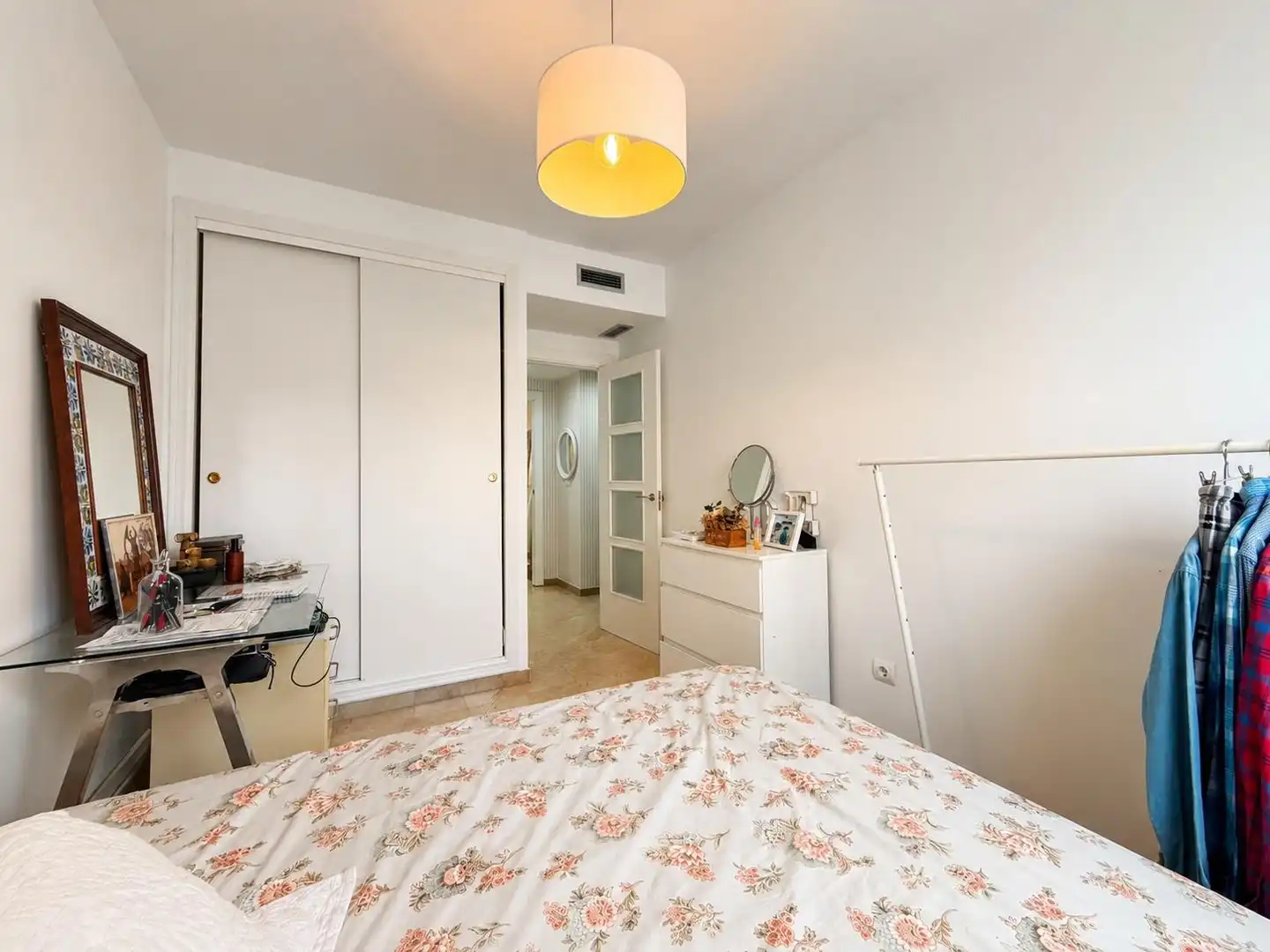 Habitación de Piso en venta en Alicante / Alacant con Aire acondicionado, Calefacción y Amueblado