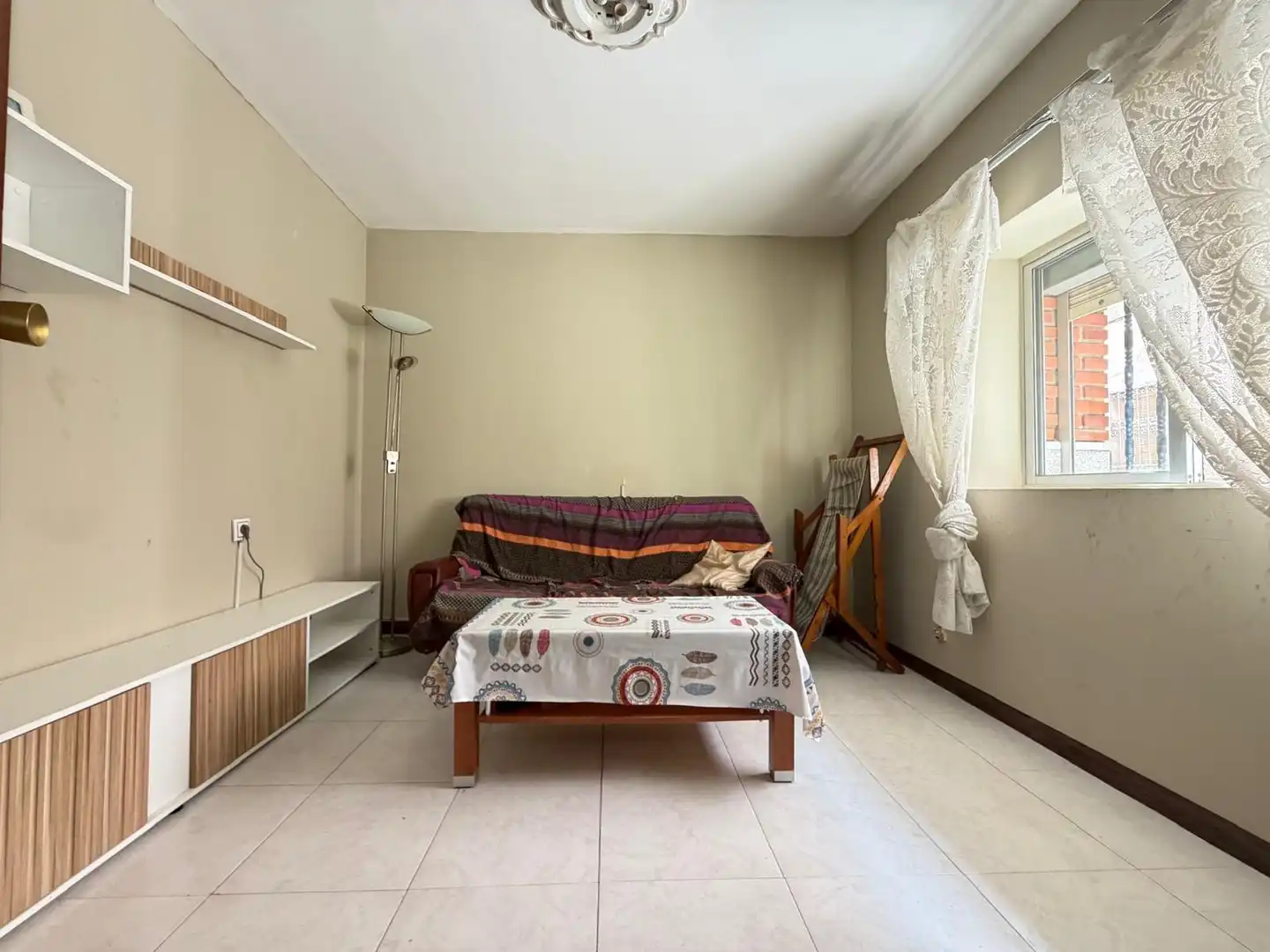 Sala d'estar de Casa adosada en venda en Quintanar de la Orden amb Terrassa