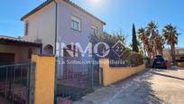 Vista exterior de Casa o xalet en venda en Mont-roig del Camp amb Aire condicionat, Calefacció i Jardí privat