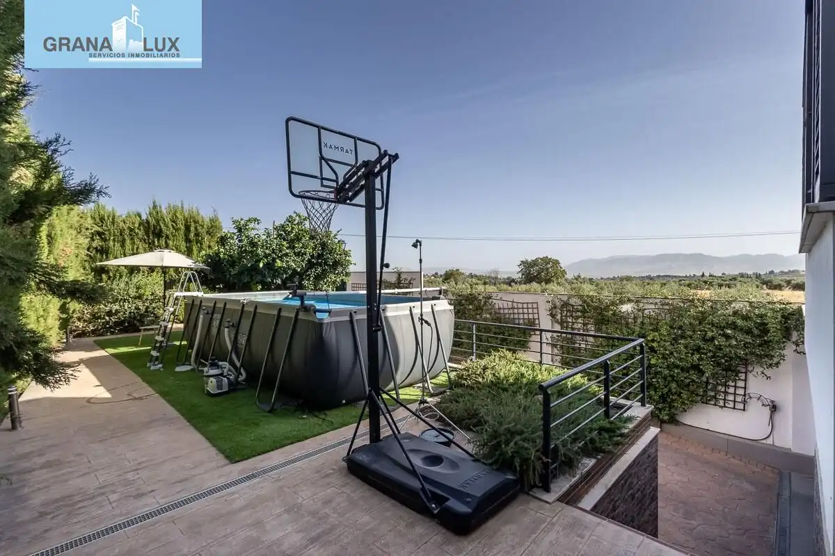 Villa con giardino in vendita a Camino de Montevive, imagen 2