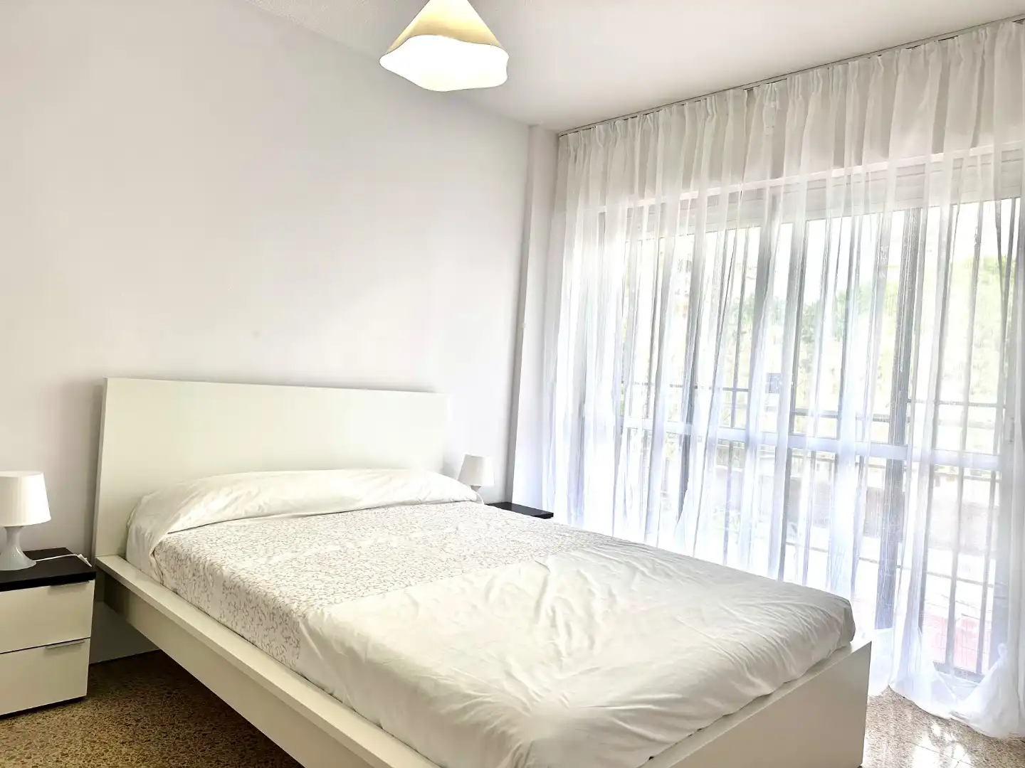Bedroom of Flat for rent in Algeciras  with Balcony