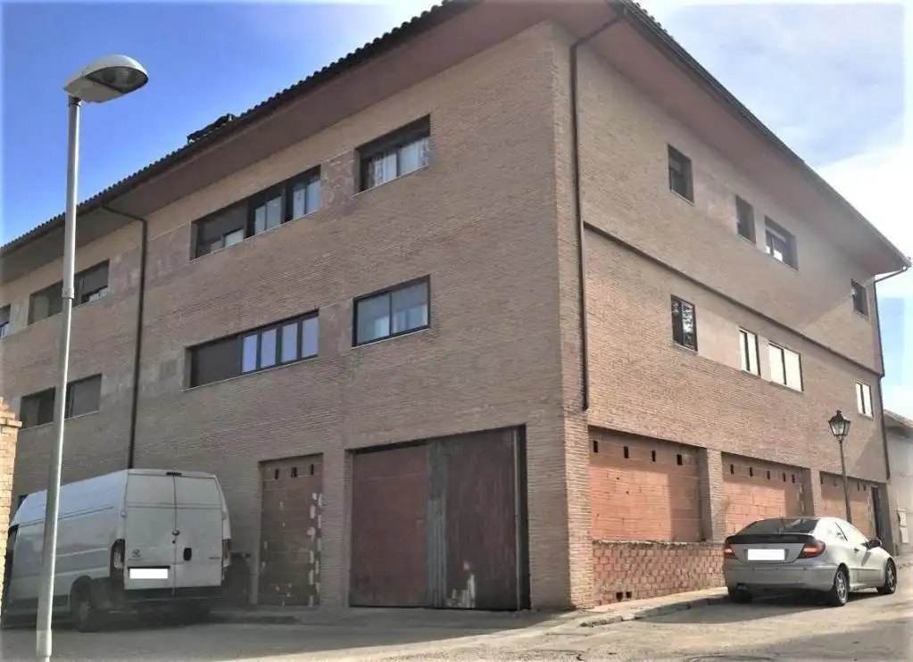 Business premises for sale in Recas