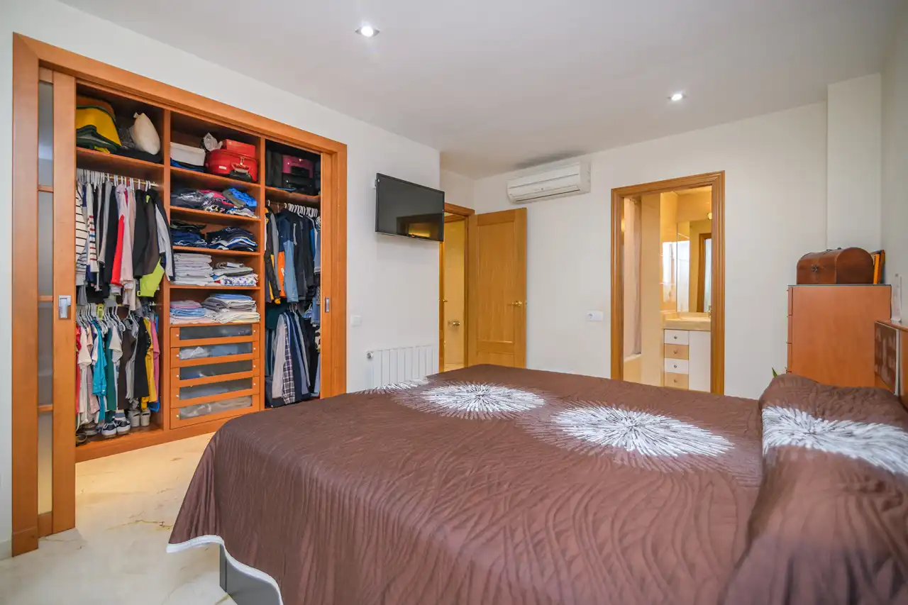 Schlafzimmer von Wohnung zum Verkauf in Gavà mit Klimaanlage, Heizung und Balkon