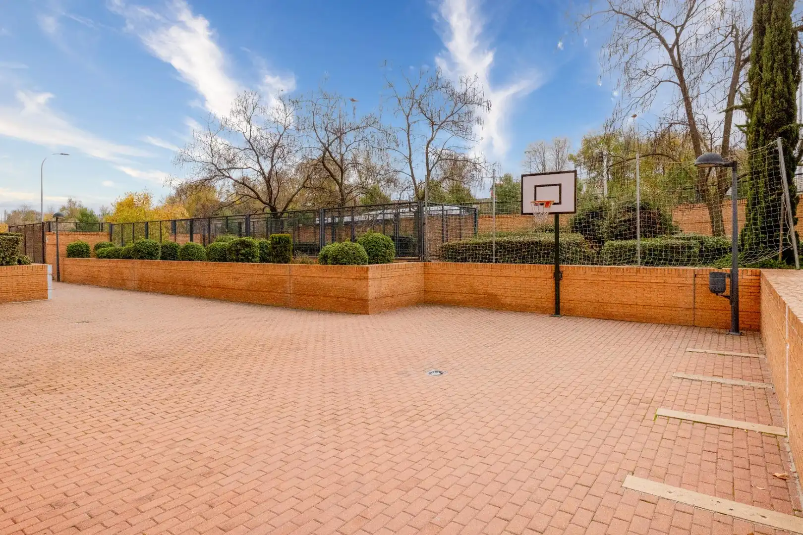 Vista exterior de Piso en venta en Madrid con Aire acondicionado, Calefacción y Jardín privado
