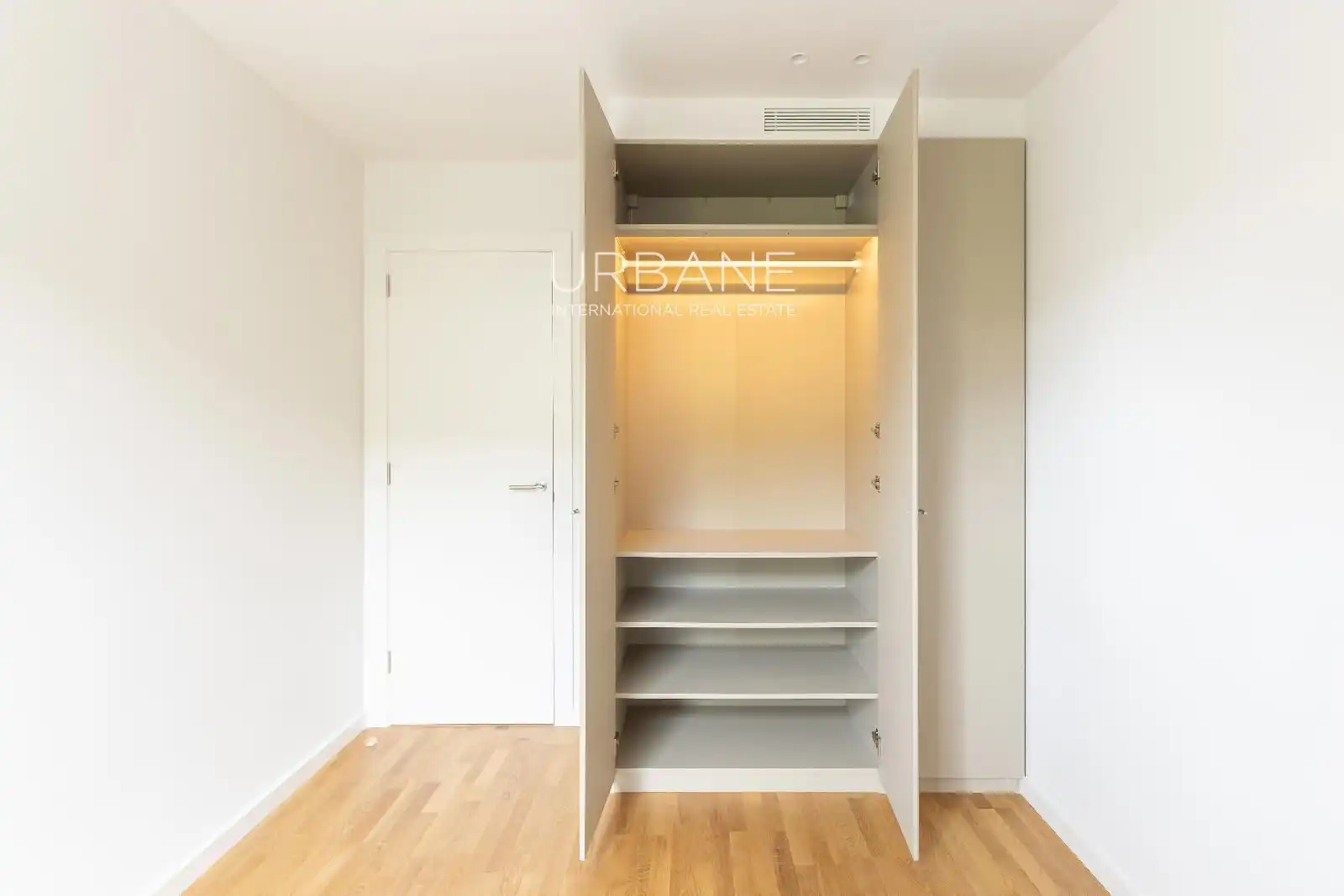 Piso con ascensor en venta en DE VILADOMAT, imagen 34