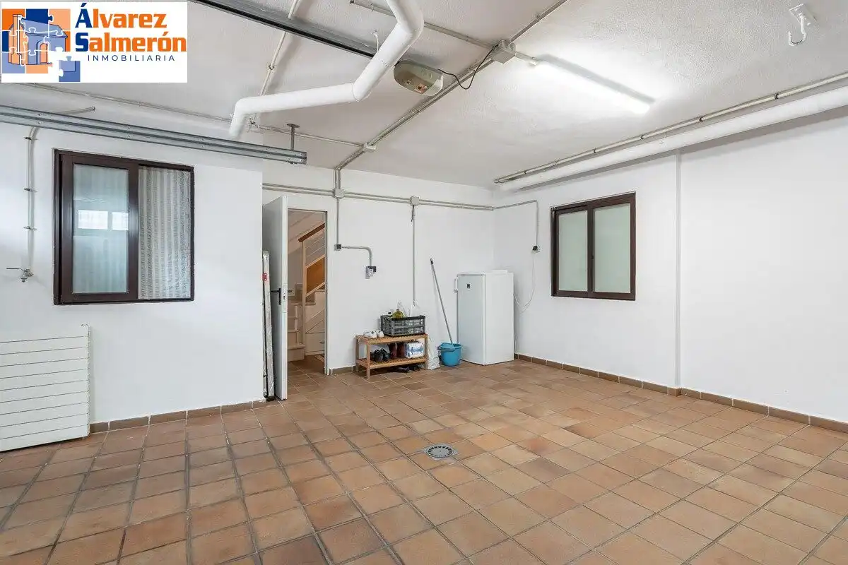 Houses for sale in Huétor Vega  with Air Conditioner, Heating and Terrace
