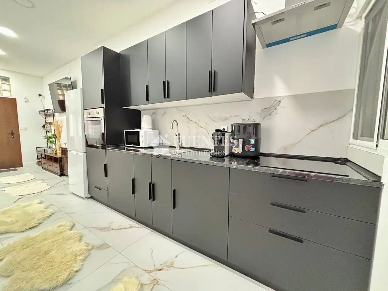 Cuina de Apartament en venda en Alicante / Alacant amb Aire condicionat i Moblat
