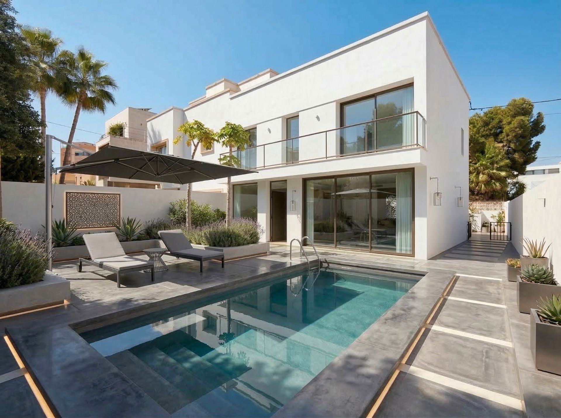 Vista exterior de Casa o chalet en venta en  Almería Capital con Aire acondicionado, Jardín privado y Terraza