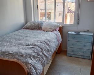 Bedroom of Apartment to share in Mataró