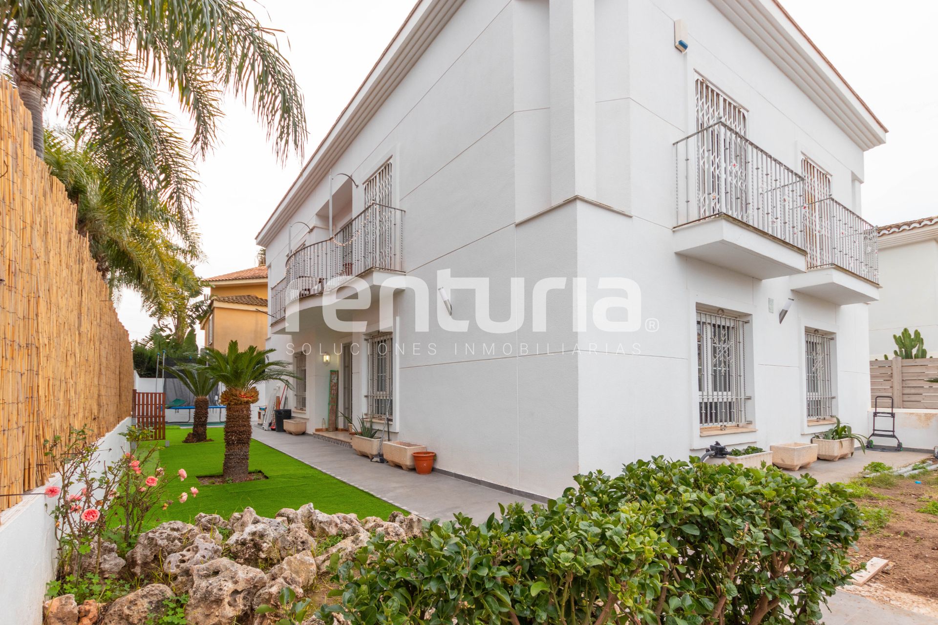 Exterior view of House or chalet for sale in El Puig de Santa Maria  with Air Conditioner, Heating and Private garden