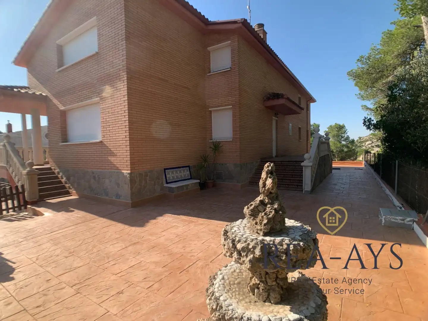 Vista exterior de Casa o chalet en venta en Vallirana con Jardín privado, Terraza y Trastero