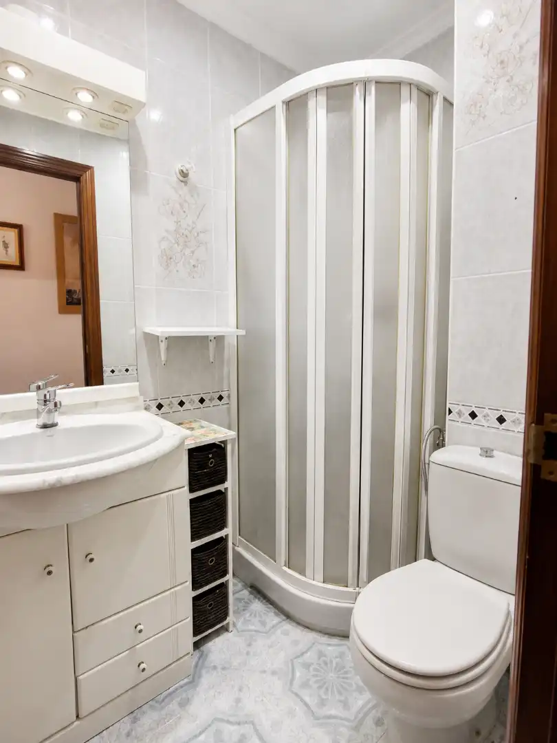 Badezimmer von Wohnung zum Verkauf in Vélez-Málaga mit Klimaanlage und Möbliert