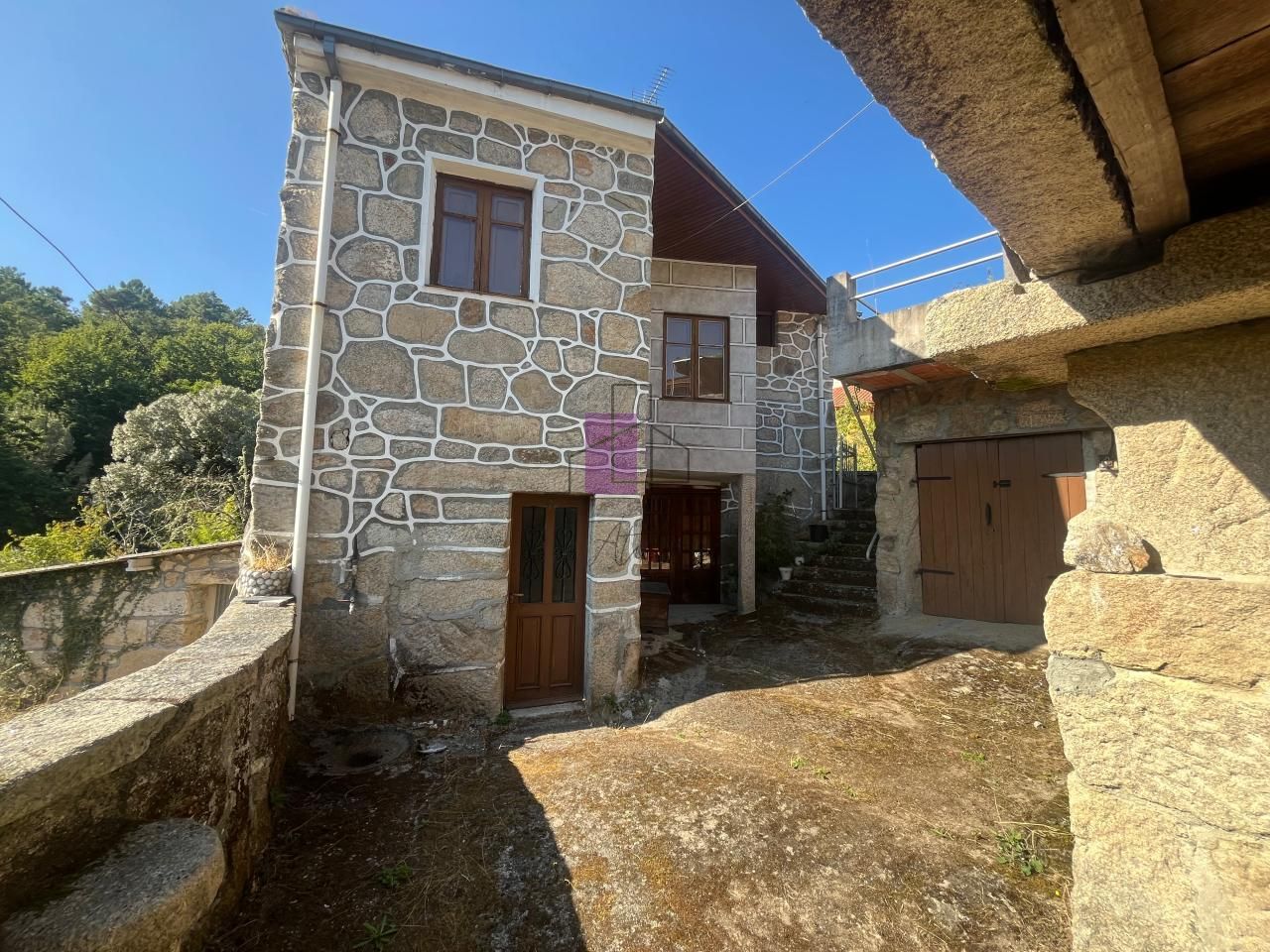 Vista exterior de Finca rústica en venda en Ourense Capital  amb Jardí privat, Terrassa i Traster