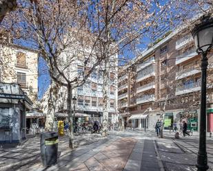 Vista exterior de Pis en venda en  Granada Capital amb Terrassa