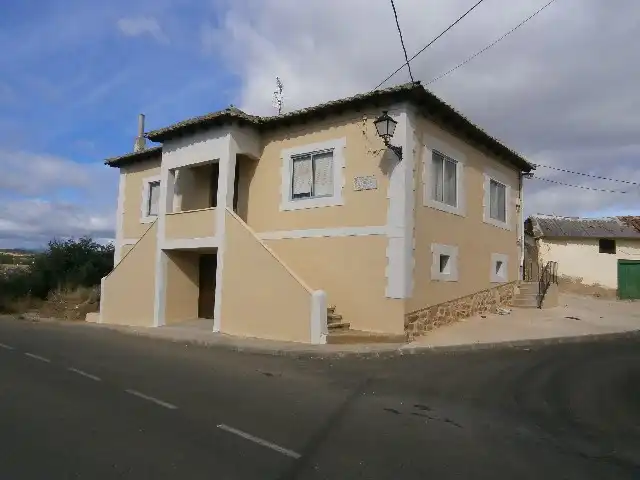 Vista exterior de Casa o xalet en venda en Santiago Millas