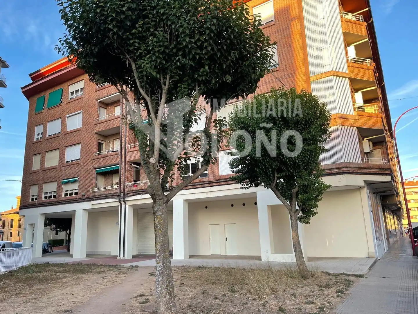 Appartamento con terrazza in vendita a Avenida Bretón de los Herreros 1C, imagen 7