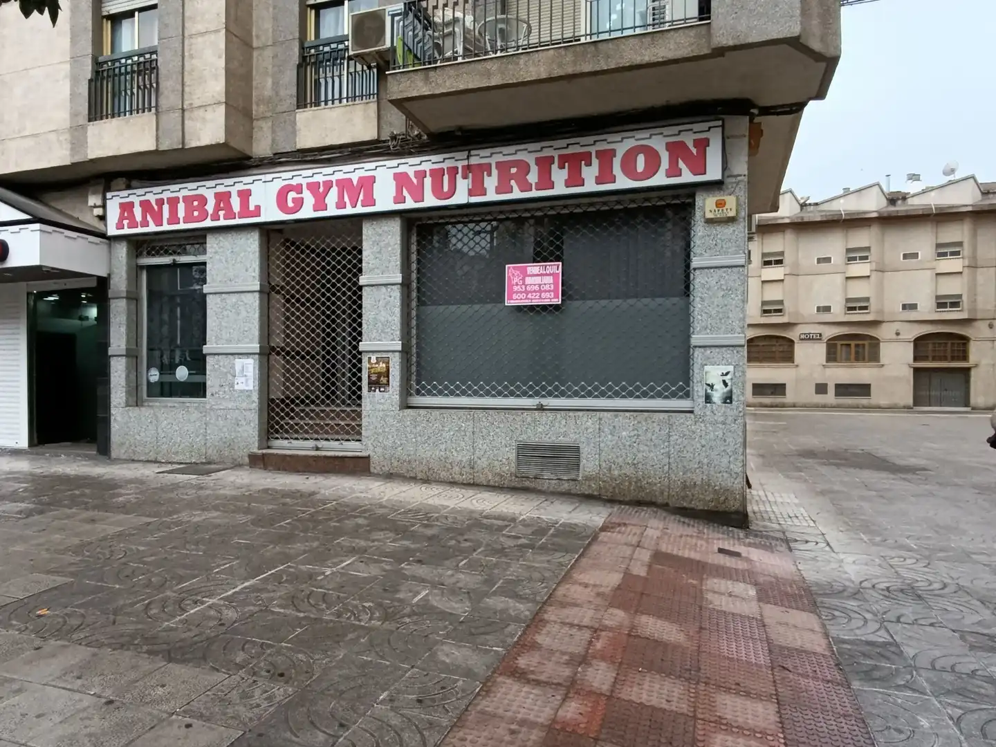 Geschaftsraum zur Miete in Linares mit Klimaanlage