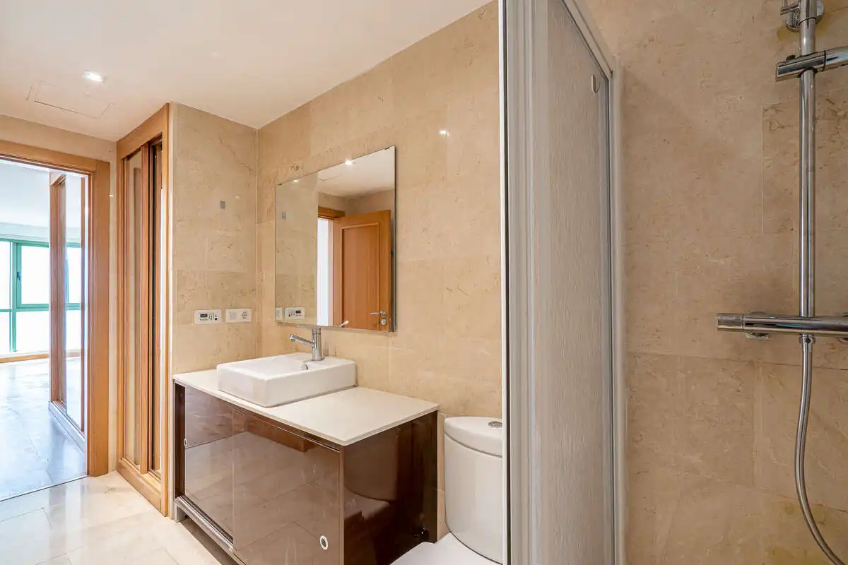 Bathroom of Flat for sale in Arrecife  with Air Conditioner and Terrace