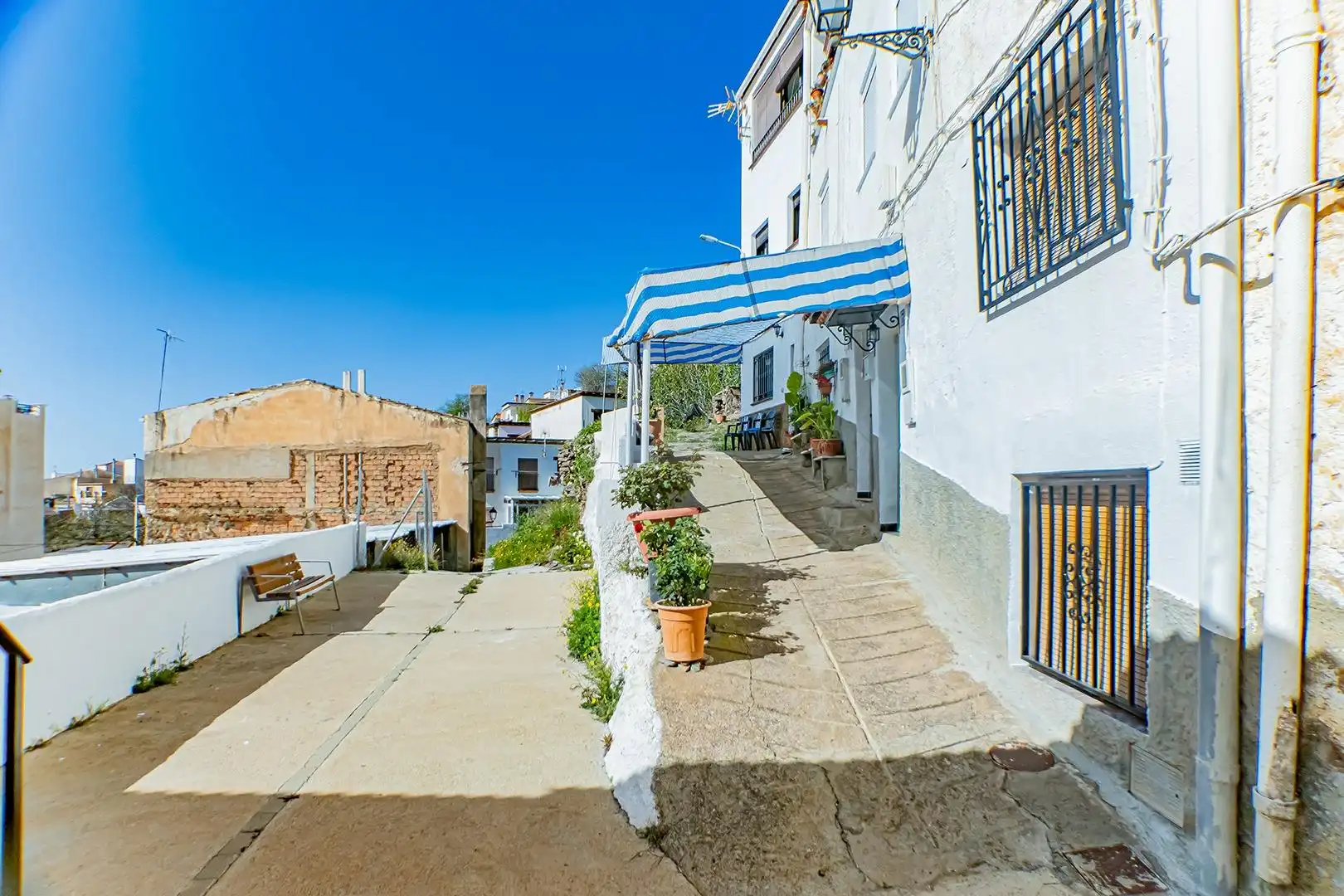 Außenansicht von Country house zum Verkauf in Paterna del Río
