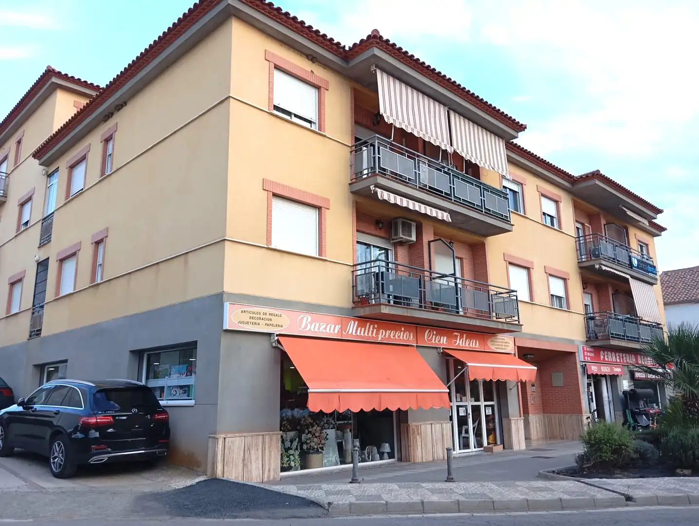 Vista exterior de Piso en venta en Benalúa