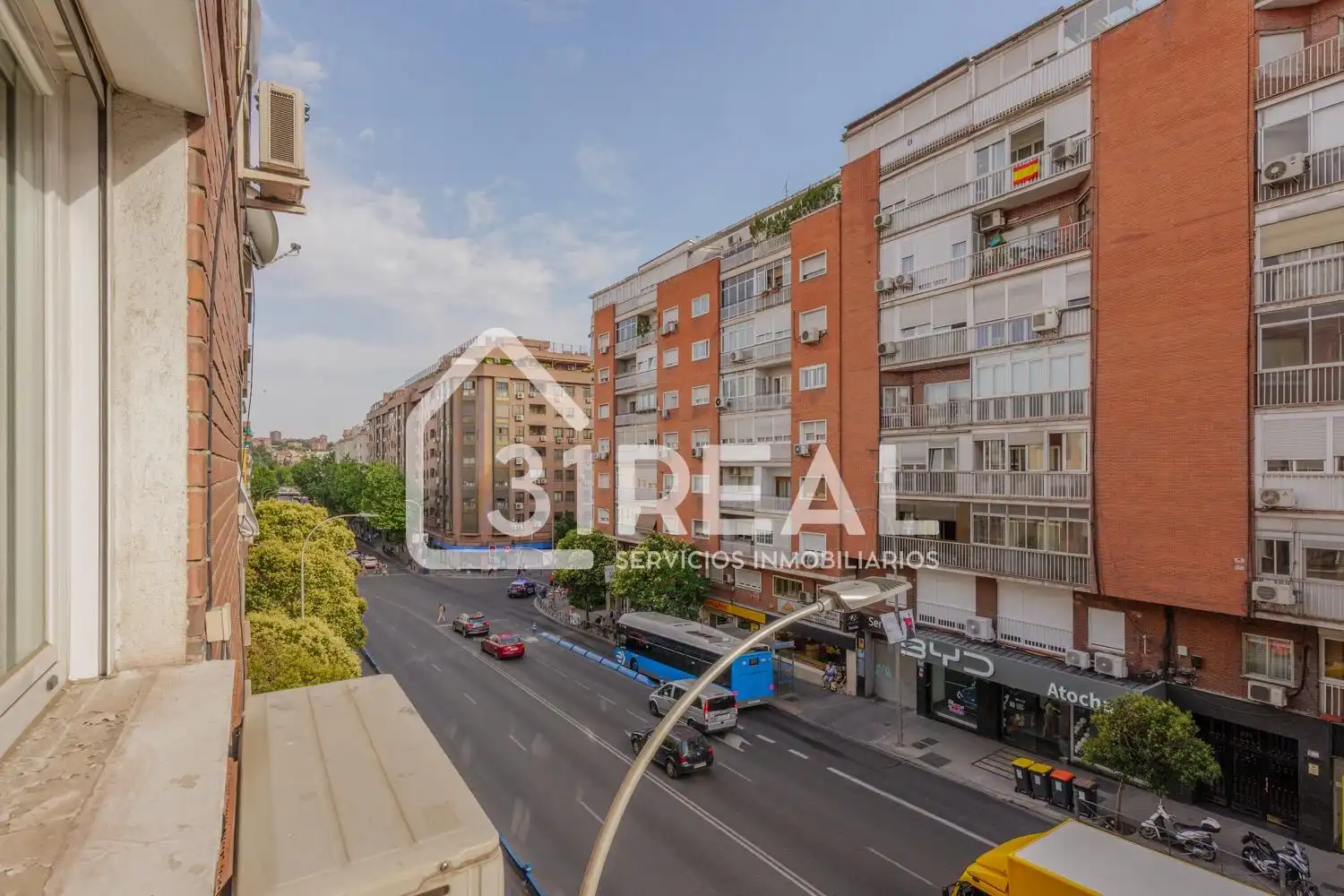 Außenansicht von Wohnung zum Verkauf in Madrid mit Klimaanlage, Heizung und Terrasse