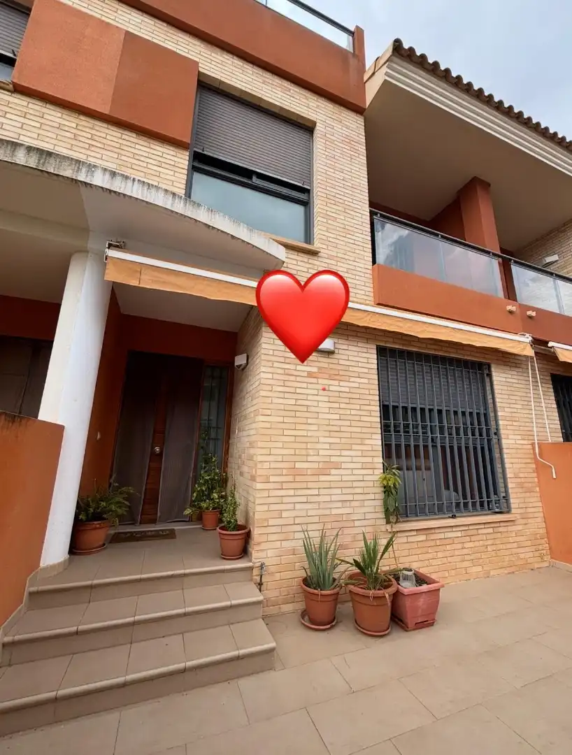 Terraced house with terrace for sale in Carrer Serra Mariola 32, imagen 2