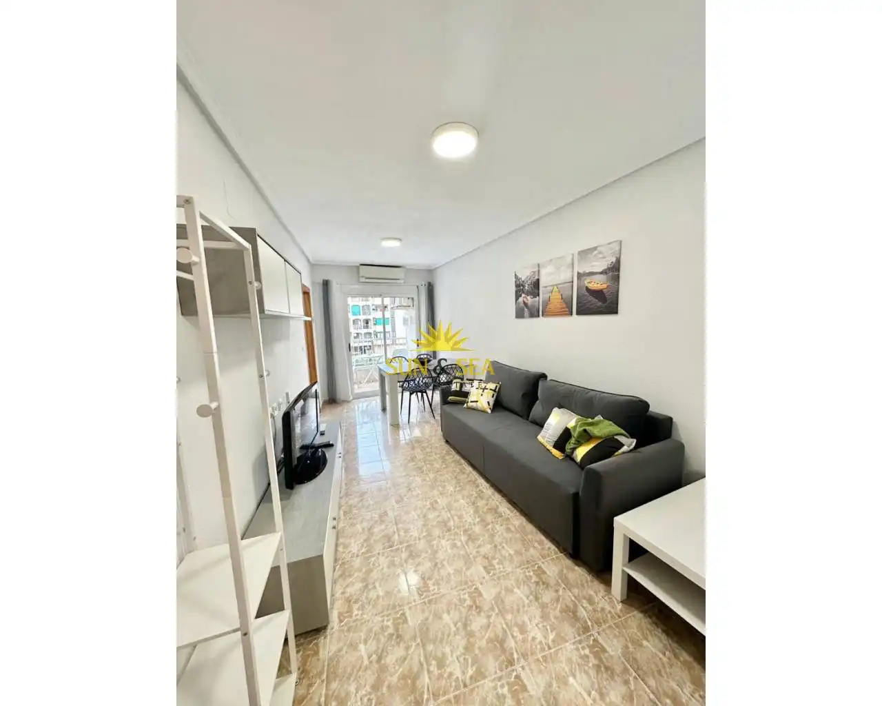 Vista exterior de Apartamento de alquiler en Torrevieja con Aire acondicionado, Calefacción y Amueblado
