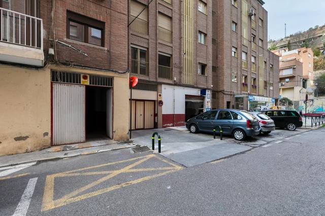 Local comercial en Venta en Calle Loma de Dílar, 100 en Crta. De la Sierra