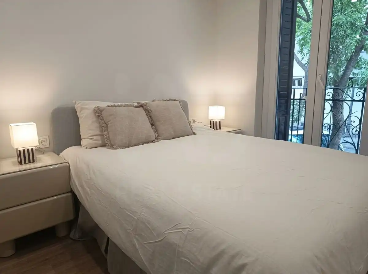 Schlafzimmer von Wohnung zur Miete in Madrid