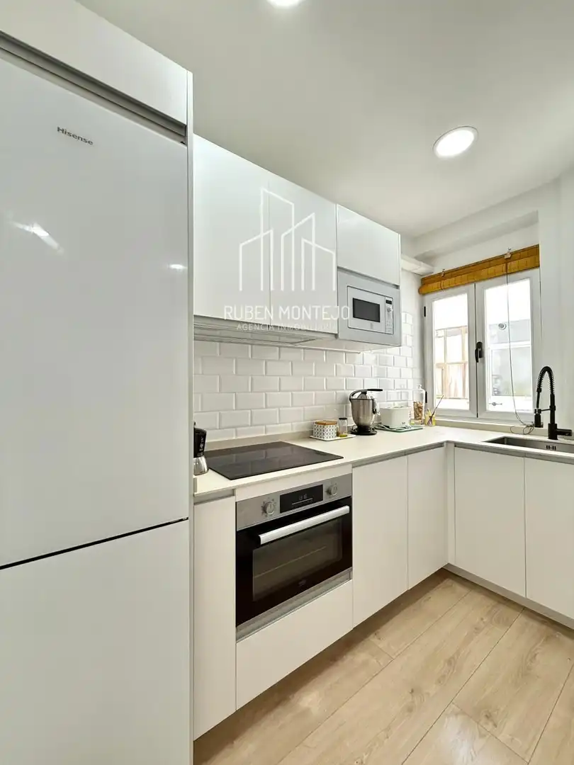 Kitchen of Flat for rent in Salamanca  with Heating, Terrace and Furnished