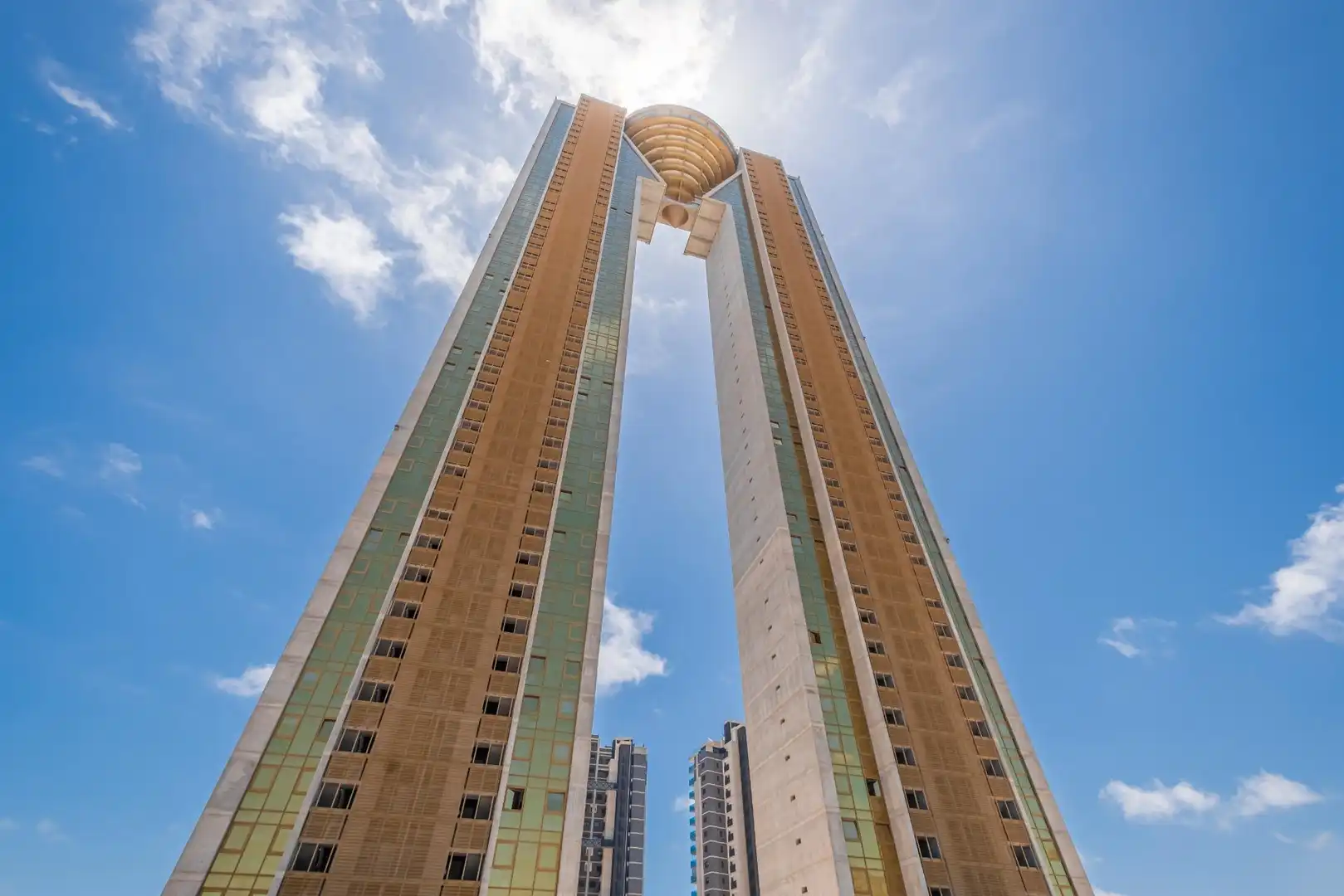 Vista exterior de Ático en venta en Benidorm con Aire acondicionado, Jardín privado y Terraza