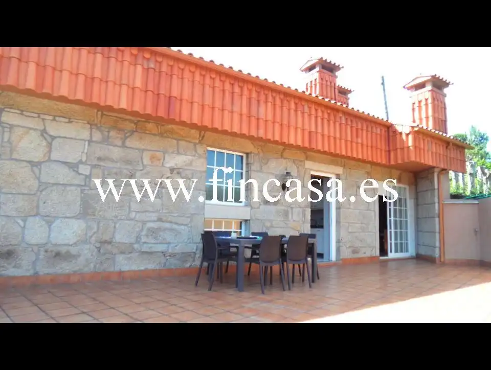 Country homes for sale in Nigrán  with Heating, Private garden and Parquet flooring