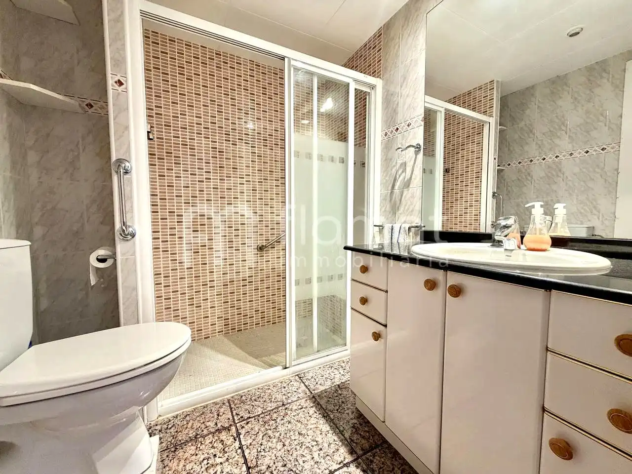 Baño de Piso en venta en Pineda de Mar