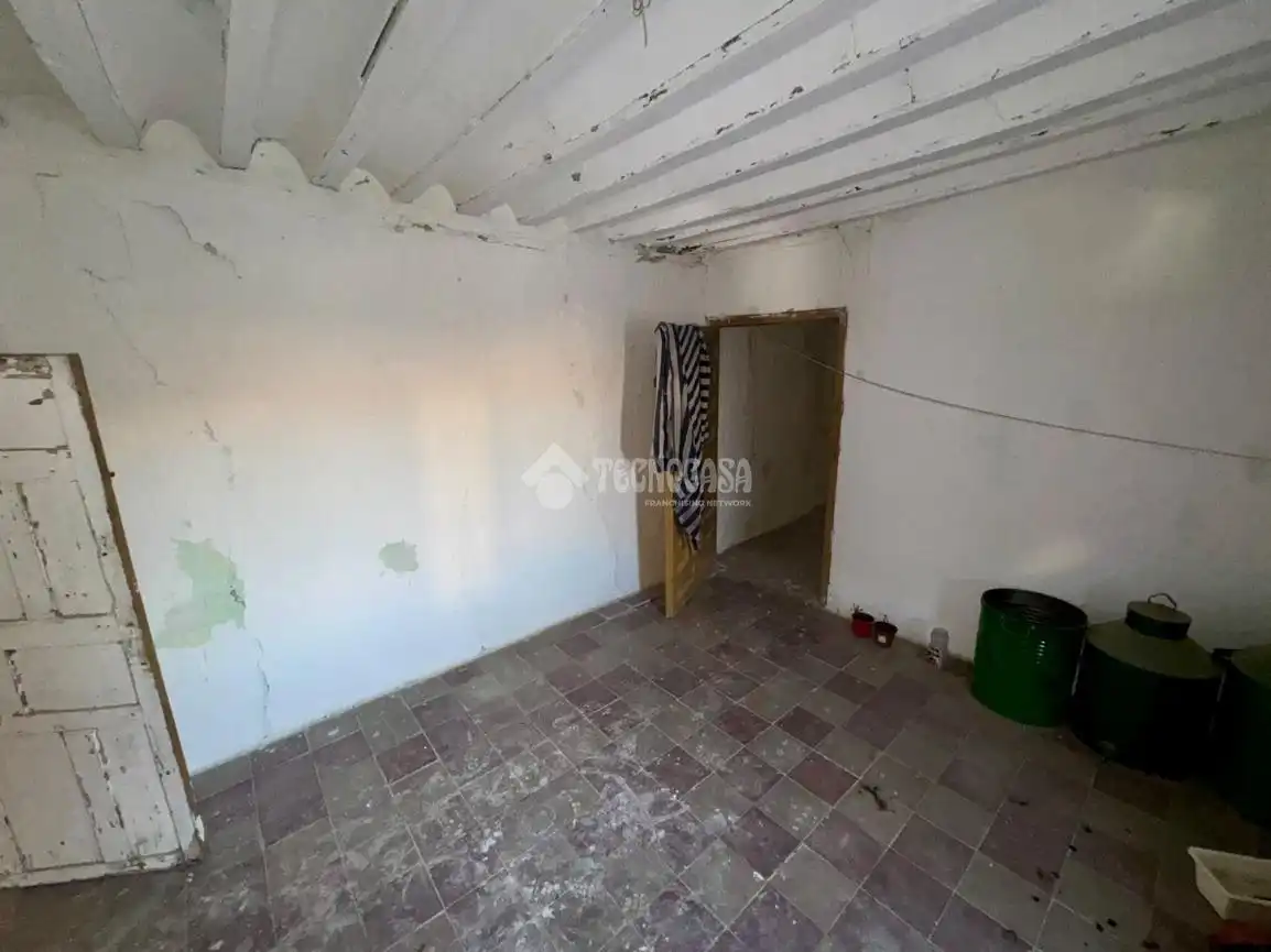 Casa aparellada amb terrassa en venda a C. Carmen, imagen 6