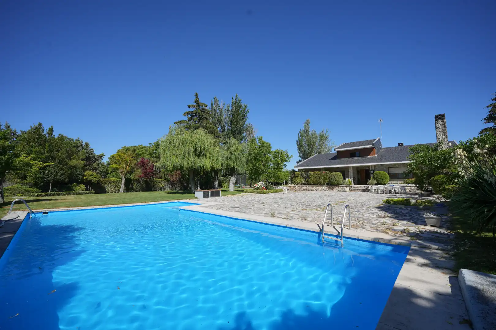 Piscina de Casa o xalet en venda en Villanubla amb Aire condicionat, Calefacció i Jardí privat